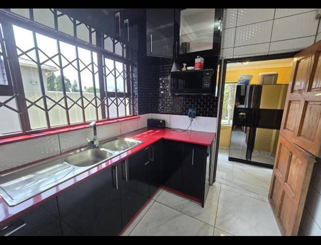 3 BEDROOM HOUSE FOR SALE IN FLORENTIA